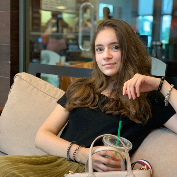 Meet your Posher, Allegra - Picture 7 of 14